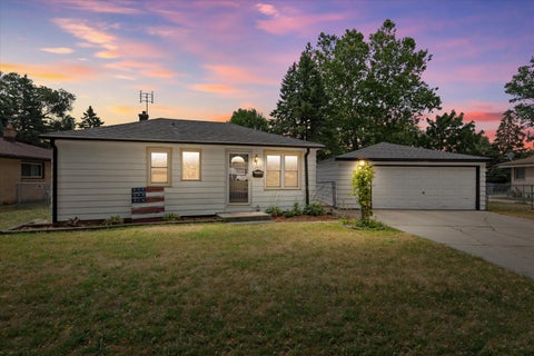 Photo of 2421 W Bridge St, Milwaukee, WI 53221 (MLS # 1974433)