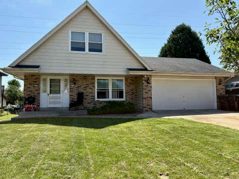 Photo of 4449 W Tesch Ave, Greenfield, WI 53220 (MLS # 1977718)