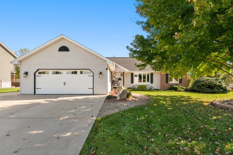Photo of 1419 Creek Side Dr, Lyons, WI 53105 (MLS # 1986020)