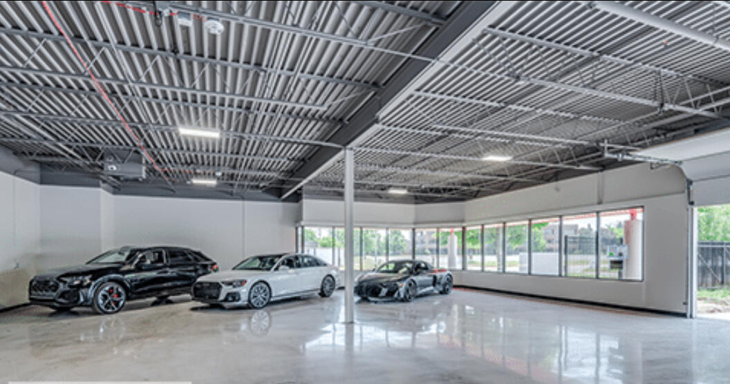 8949 N Deerbrook Trl