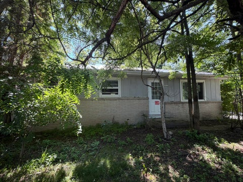 Photo of 10628 S Austin St, Oak Creek, WI 53154 (MLS # 1974002)