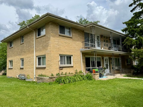 Photo of 7328 W Honey Creek Dr, Milwaukee, WI 53219 (MLS # 1969538)