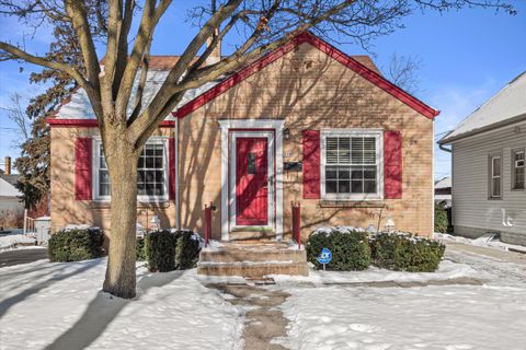 Photo of 338 E Norwich St, Milwaukee, WI 53207 (MLS # 1948764)