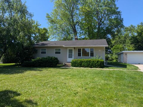 Photo of N51W14111 Lancaster Ave, Menomonee Falls, WI 53051 (MLS # 1923605)