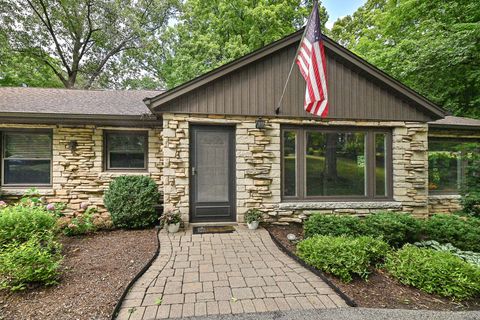 Photo of 19050 W North Ave, Brookfield, WI 53045 (MLS # 1932366)