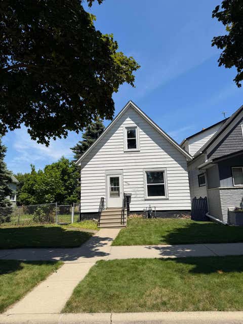 Photo of 3936 E Squire Ave, Cudahy, WI 53110 (MLS # 1972792)
