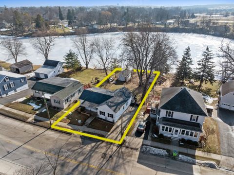 Photo of 215 W Main St, Chilton, WI 53014 (MLS # 1950829)