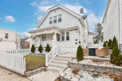 Photo of 2523 W Maple St, Milwaukee, WI 53204 (MLS # 1951660)