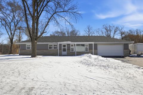 Photo of 2330 S Sunny Slope Rd, New Berlin, WI 53151 (MLS # 1954270)