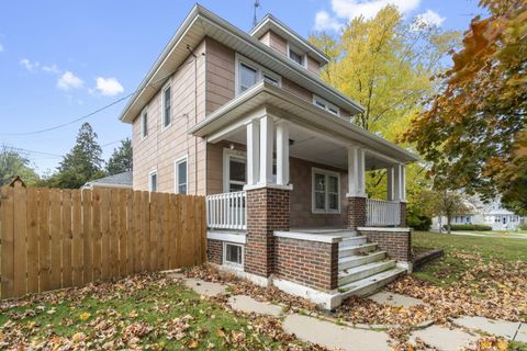 Photo of 1348 Fond Du Lac St, West Bend, WI 53090 (MLS # 1941457) Photo of 1348 Fond Du Lac St, West Bend, WI 53090 (MLS # 1941457)