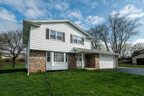 Photo of s65w13750 Sherwood Cir, Muskego, WI 53150 (MLS # 1959227)