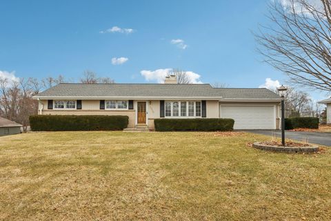 Photo of 8810 S Patricia Blvd, Oak Creek, WI 53154 (MLS # 1952647)