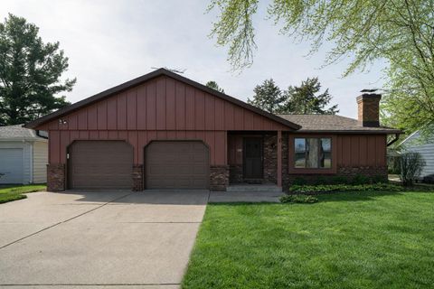 Photo of 451 Coolidge St, Oconomowoc, WI 53066 (MLS # 1952758)