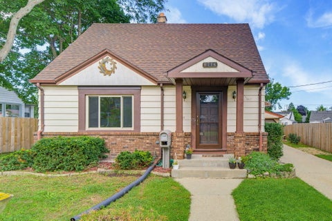 Photo of 8716 W Boone Ave, West Allis, WI 53227 (MLS # 1980952)