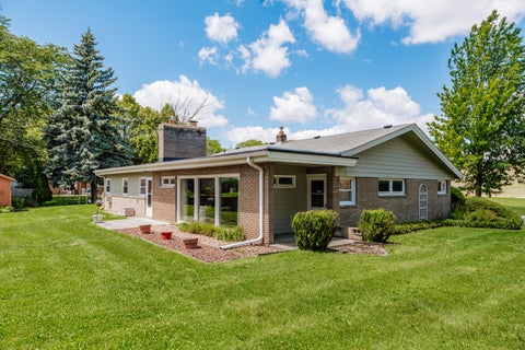 Photo of 11307 W Garfield Ave, Wauwatosa, WI 53226 (MLS # 1977248)