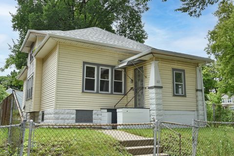 Photo of 223 W Keefe Ave, Milwaukee, WI 53212 (MLS # 1882602)