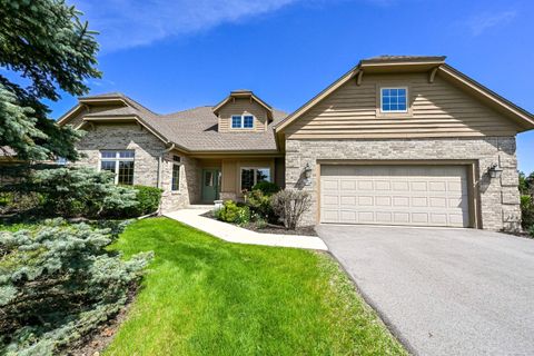 Photo of 10803 N Essex Dr, Mequon, WI 53092 (MLS # 1960796)