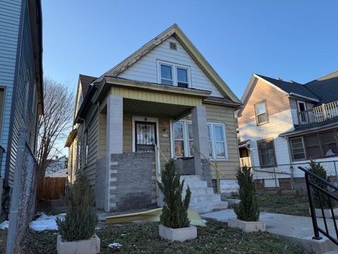 Photo of 3033 N Holton St, Milwaukee, WI 53212 (MLS # 1951584)