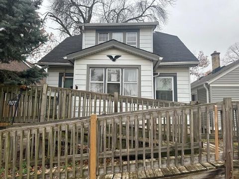 Photo of 207 S 73rd St, Milwaukee, WI 53214 (MLS # 1951681)