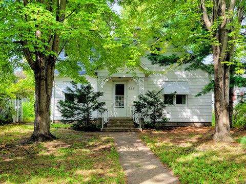 Photo of 625 23rd St N, La Crosse, WI 54601 (MLS # 1978846)
