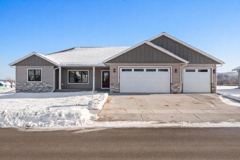 Photo of 935 Crockett Dr, Holmen, WI 54636 (MLS # 1949418)