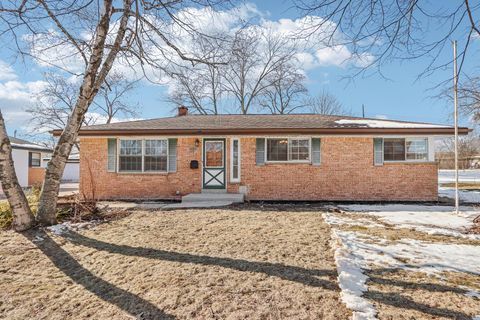 Photo of 5215 Morningside Dr, Greendale, WI 53129 (MLS # 1950309)