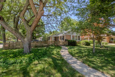 Photo of 8146 W Raymond Ln, West Allis, WI 53219 (MLS # 1970237)
