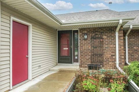 Photo of N49W36150 Nottingham Ln, Oconomowoc, WI 53066 (MLS # 1939165)