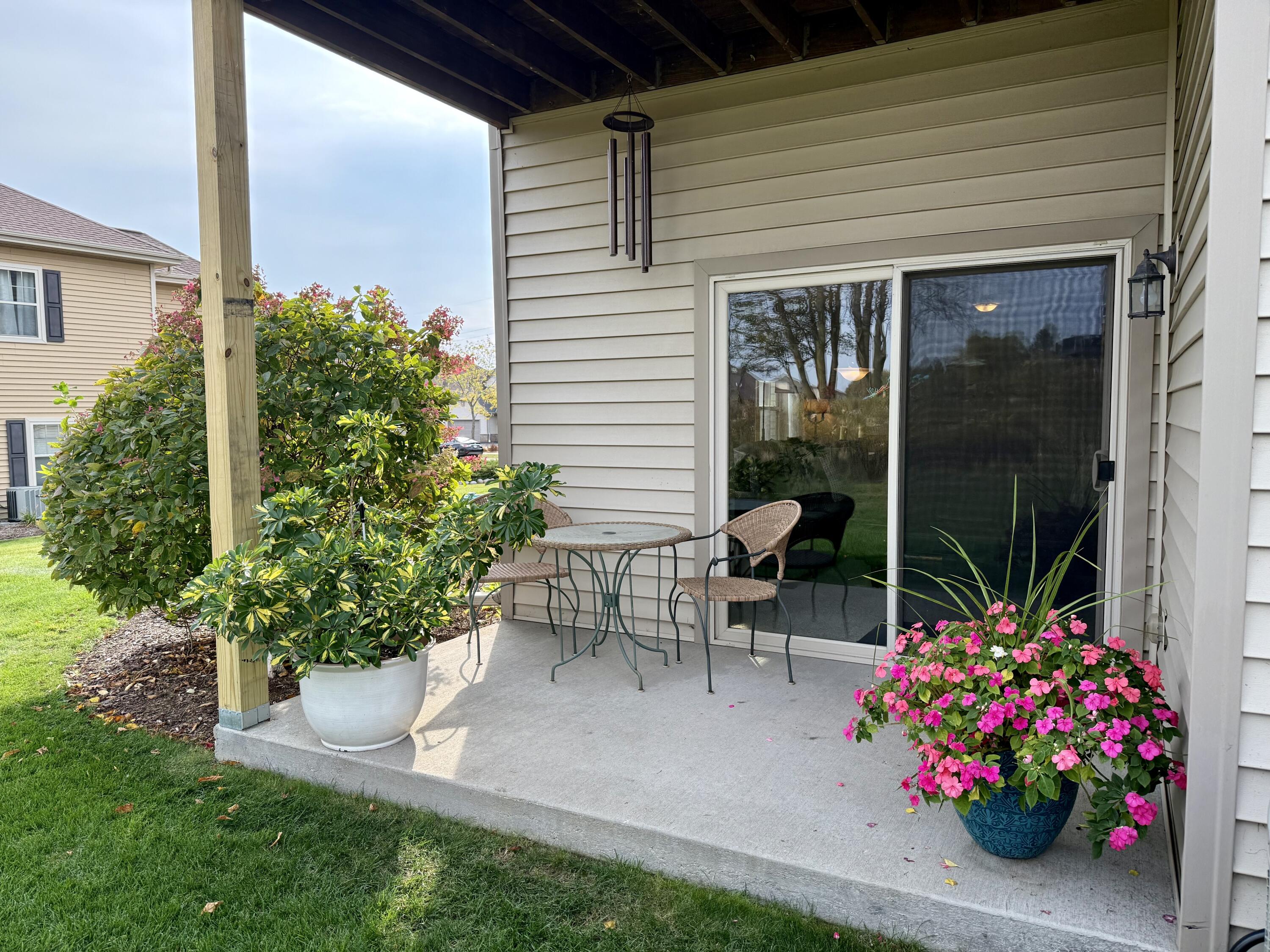 Port Washington, Wisconsin 53074, United States, 2 Bedrooms Bedrooms, ,2 BathroomsBathrooms,Residential,Active,230817