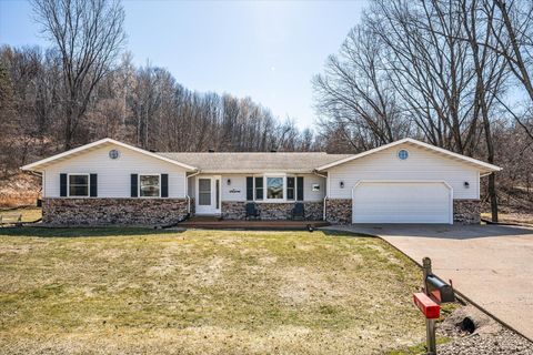 Photo of 4106 Cardinal Ln, La Crosse, WI 54601 (MLS # 1955073)