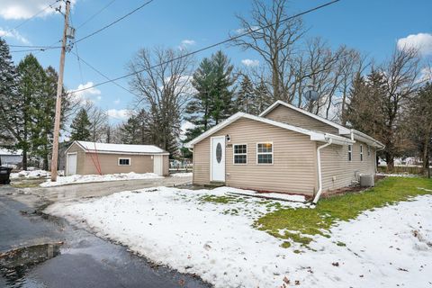 Photo of W1019 Narcissus Rd, Bloomfield, WI 53128 (MLS # 1945552)