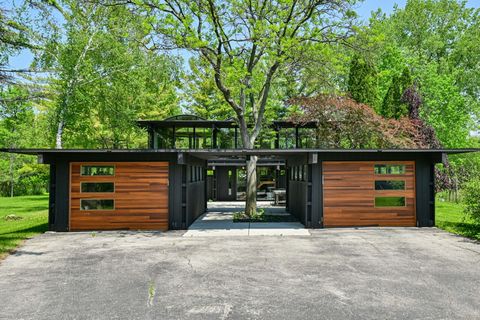 9470 N Sleepy Hollow Ln, Bayside, WI 53217 - #: 1928539