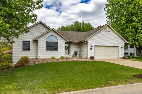 Photo of 701 Capitol Ct, Holmen, WI 54636 (MLS # 1961367)
