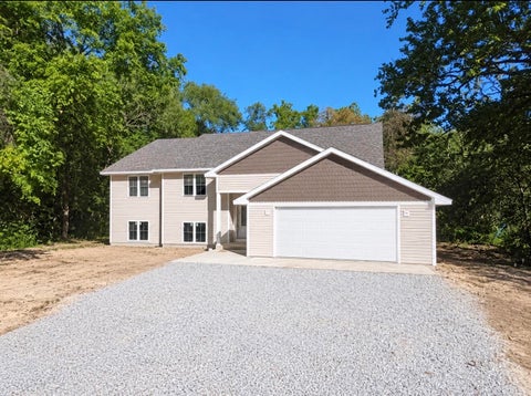 Photo of N7539 W Lakeshore Dr, Whitewater, WI 53190 (MLS # 1983494)