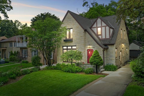 Photo of 4314 N Ardmore Ave, Shorewood, WI 53211 (MLS # 1968474)