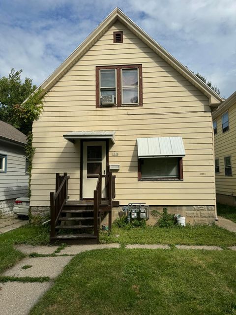 Photo of 1124 S 62nd St, West Allis, WI 53214 (MLS # 1937647)