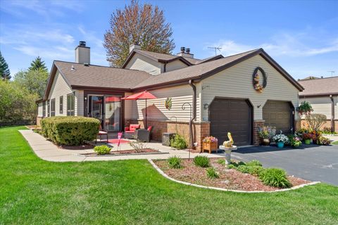 Photo of 8251 S Legend Dr, Franklin, WI 53132 (MLS # 1917527)