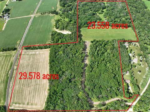 Photo of Lt1 Oak Knoll Rd, Rochester, WI 53105 (MLS # 1962957)