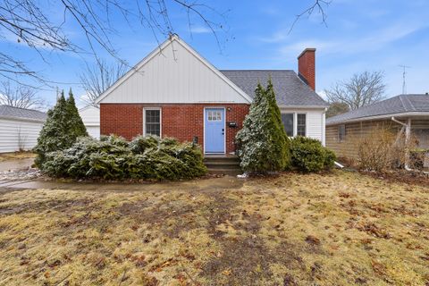 Photo of 242 Wisconsin St, Mayville, WI 53050 (MLS # 1953717)