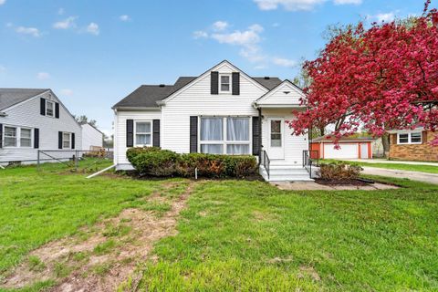 Photo of 11301 11th Ave, Pleasant Prairie, WI 53158 (MLS # 1960480)