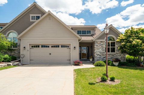 Photo of 1201 Woodland Hills Dr, Waukesha, WI 53188 (MLS # 1968897)
