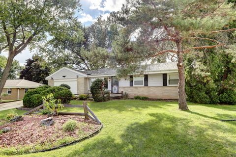 Photo of W163N9517 Cheyenne Dr, Menomonee Falls, WI 53051 (MLS # 1932724)