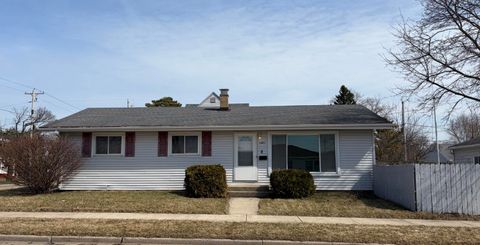 Photo of 1601 Virginia St, Racine, WI 53405 (MLS # 1955947)