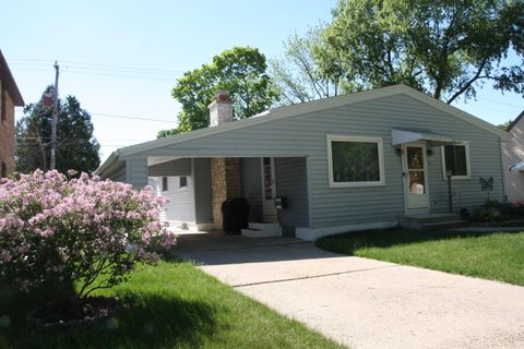 Photo of 2419 S 81st St, West Allis, WI 53219 (MLS # 1965133)