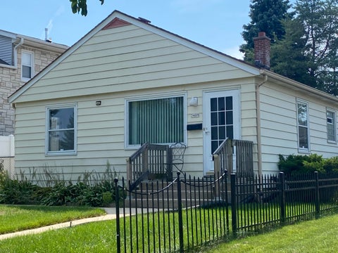 Photo of 3409 W Wilbur Ave, Greenfield, WI 53221 (MLS # 1978863)