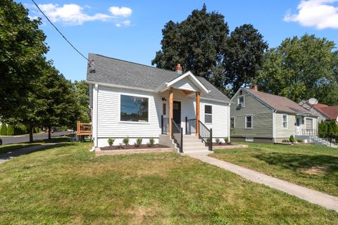 Photo of 1005 Center St, Delavan, WI 53115 (MLS # 1954538)