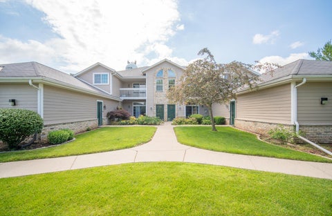 Photo of 1046 River Place Blvd, Waukesha, WI 53189 (MLS # 1969382)