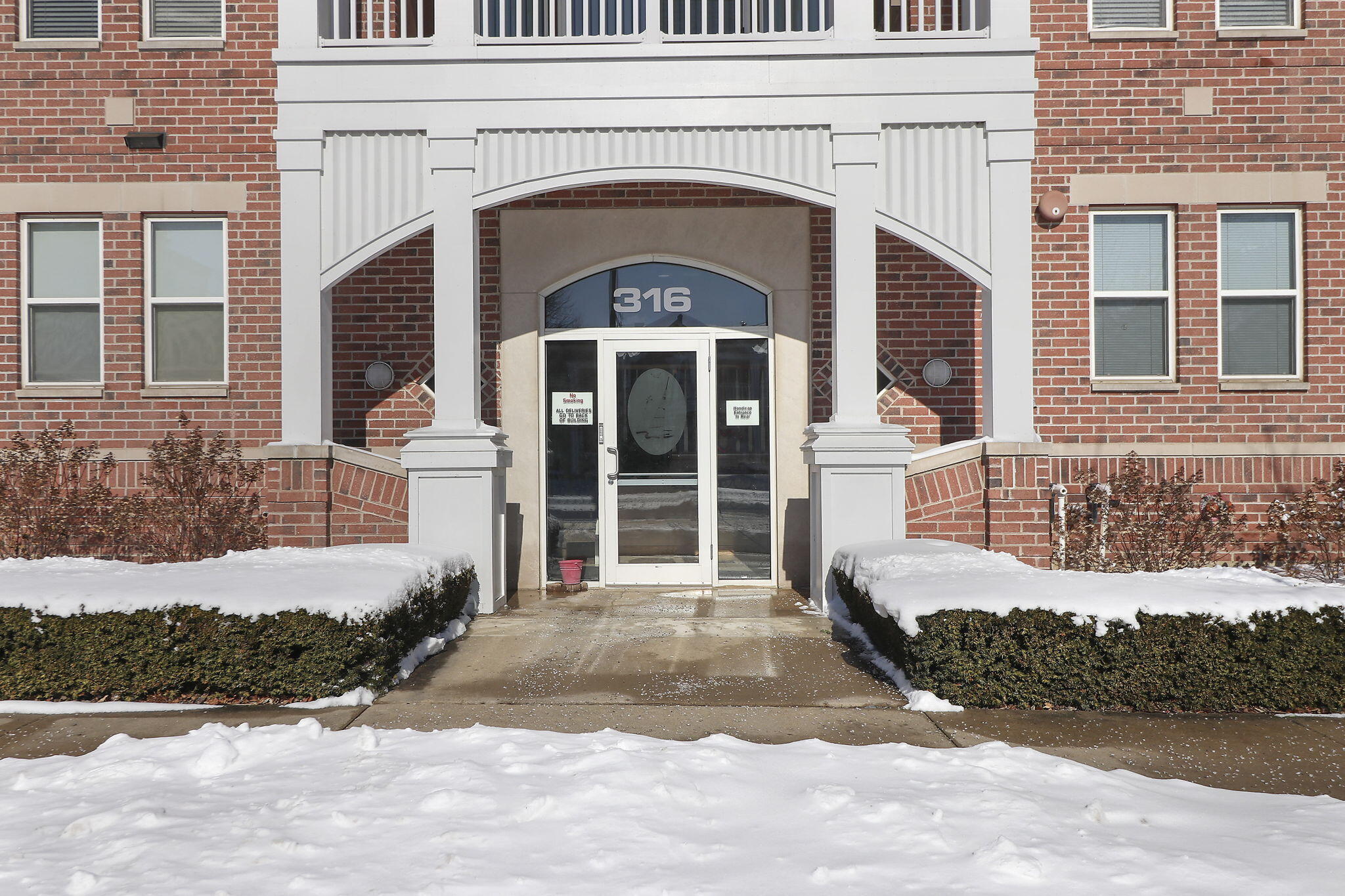 Kenosha, Wisconsin 53140, United States, 1 Bedroom Bedrooms, ,1 BathroomBathrooms,Residential,Active,4200