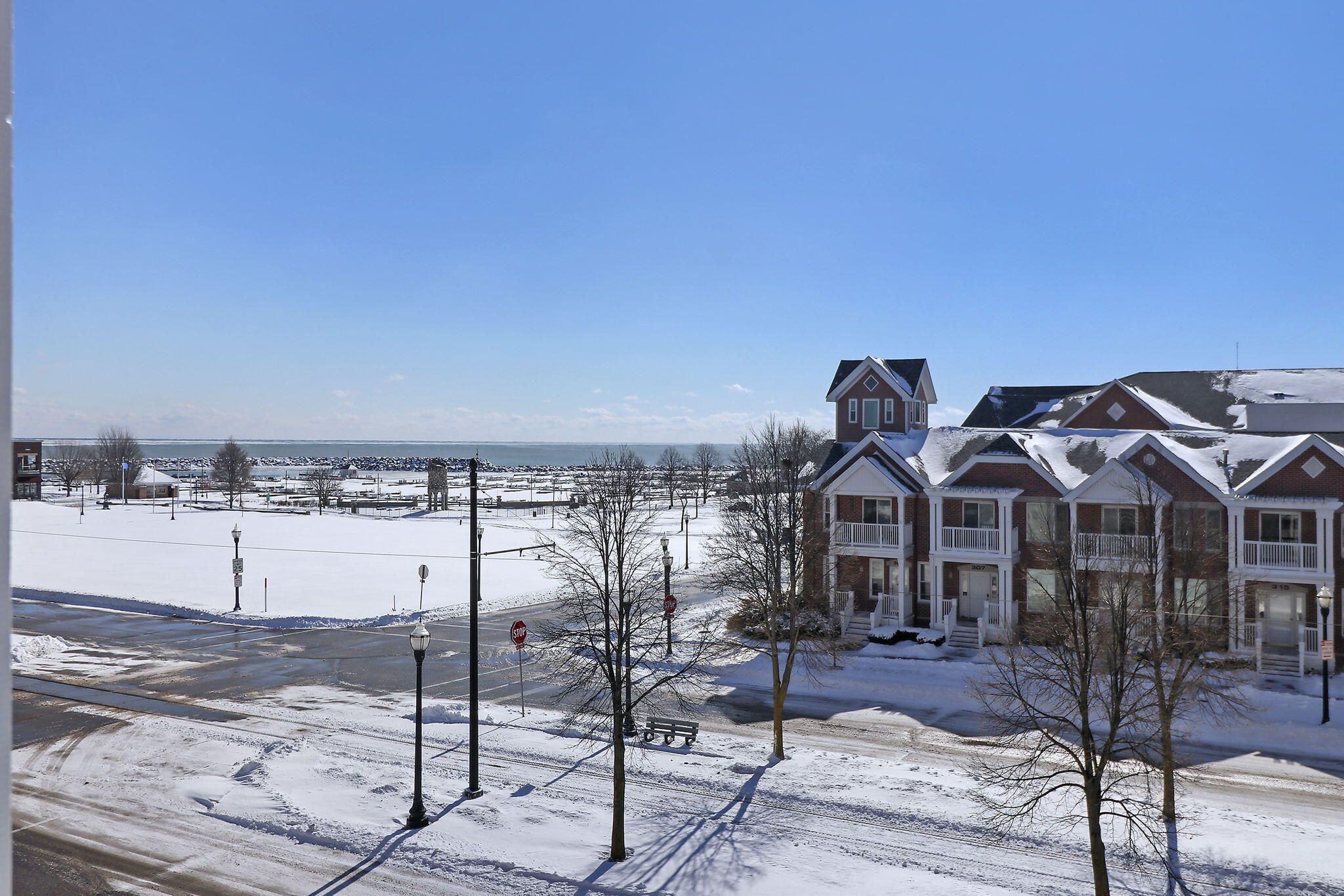 Kenosha, Wisconsin 53140, United States, 1 Bedroom Bedrooms, ,1 BathroomBathrooms,Residential,Active,4200