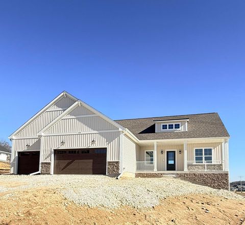 Photo of 109 Olde Howell Ct, Waukesha, WI 53186 (MLS # 1954581)